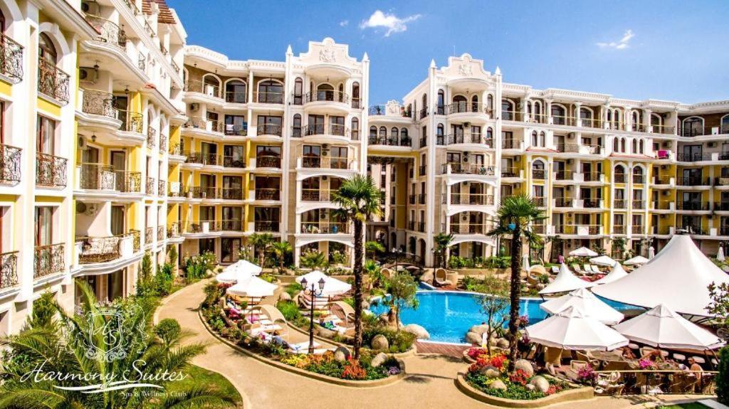 Monte Carlo Aparthotel Slântsjev Brjag Eksteriør bilde
